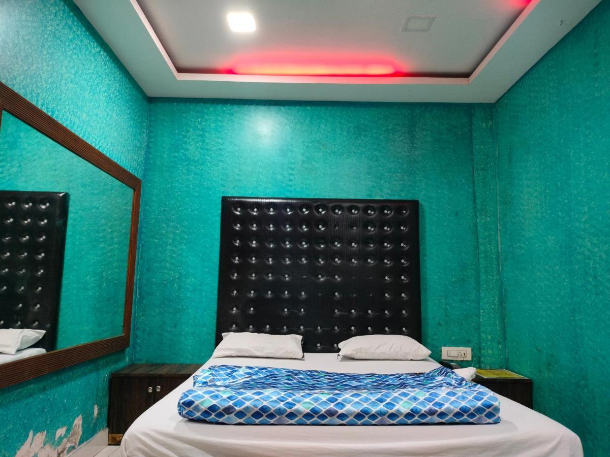 Spring Resort & Lodging Bombay Extérieur photo