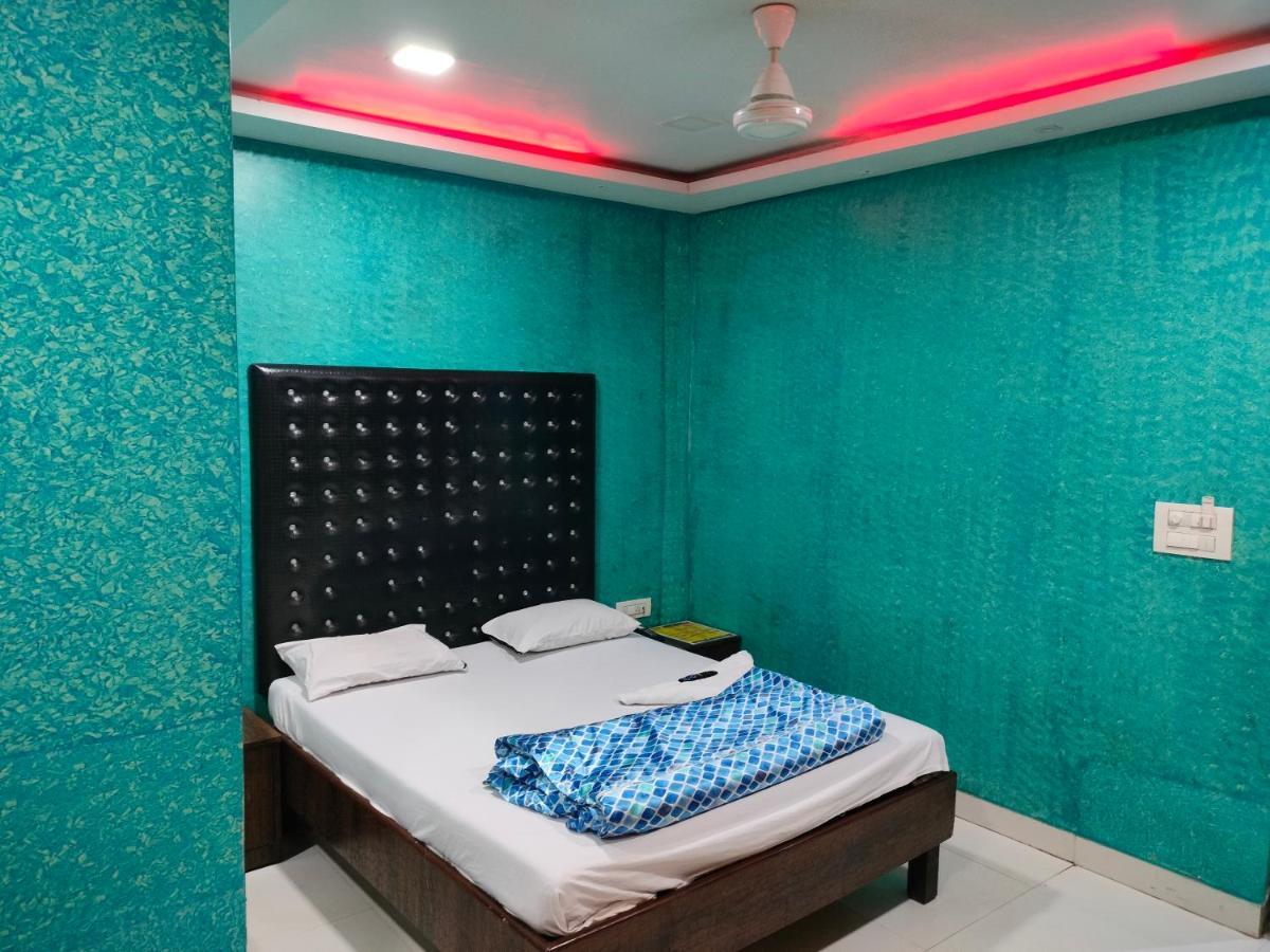 Spring Resort & Lodging Bombay Extérieur photo